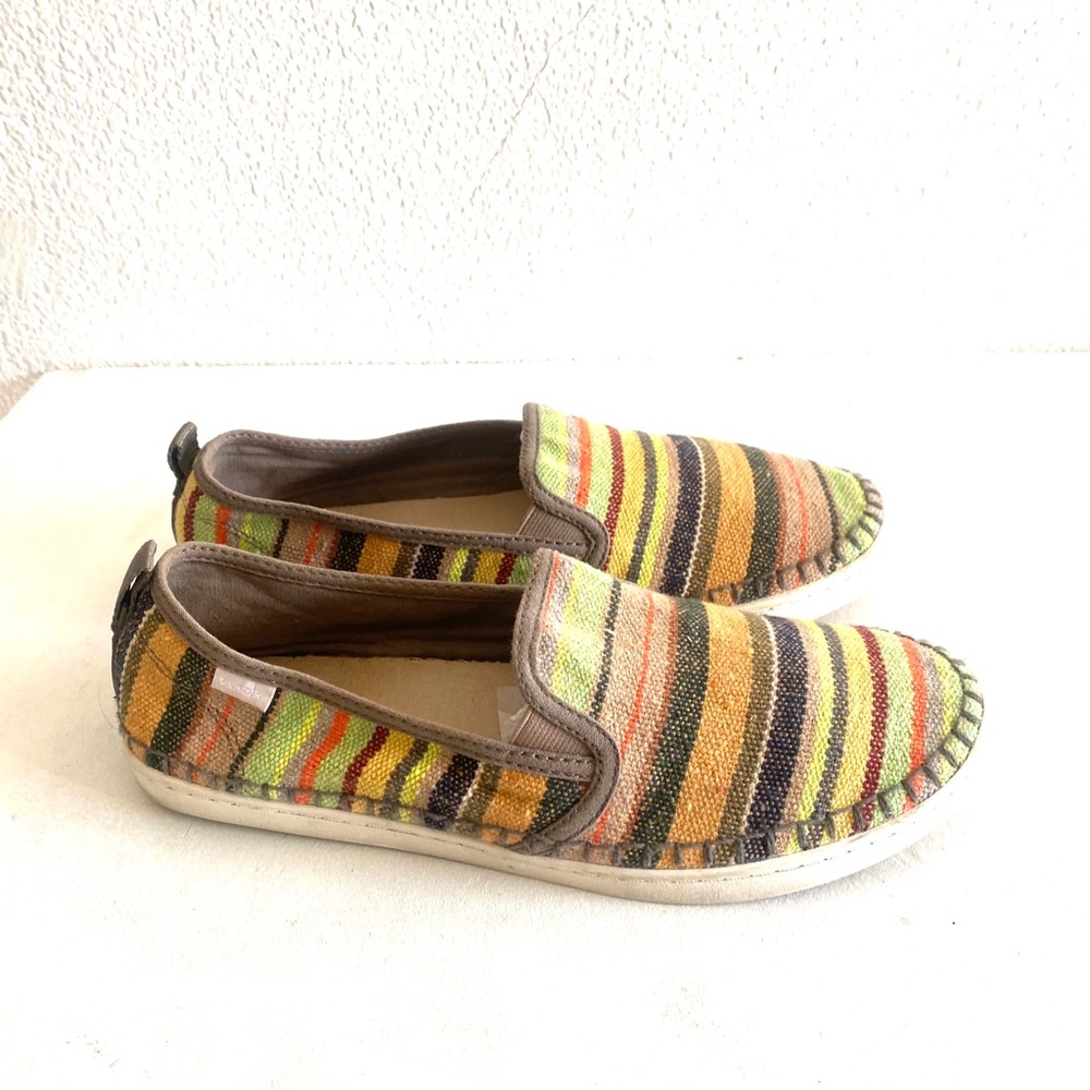 SANUK woman’s striped canvas casual shoes size 8.5